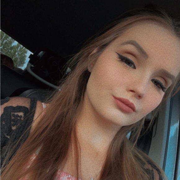 Meet your Posher, Calli - Picture 1 of 1